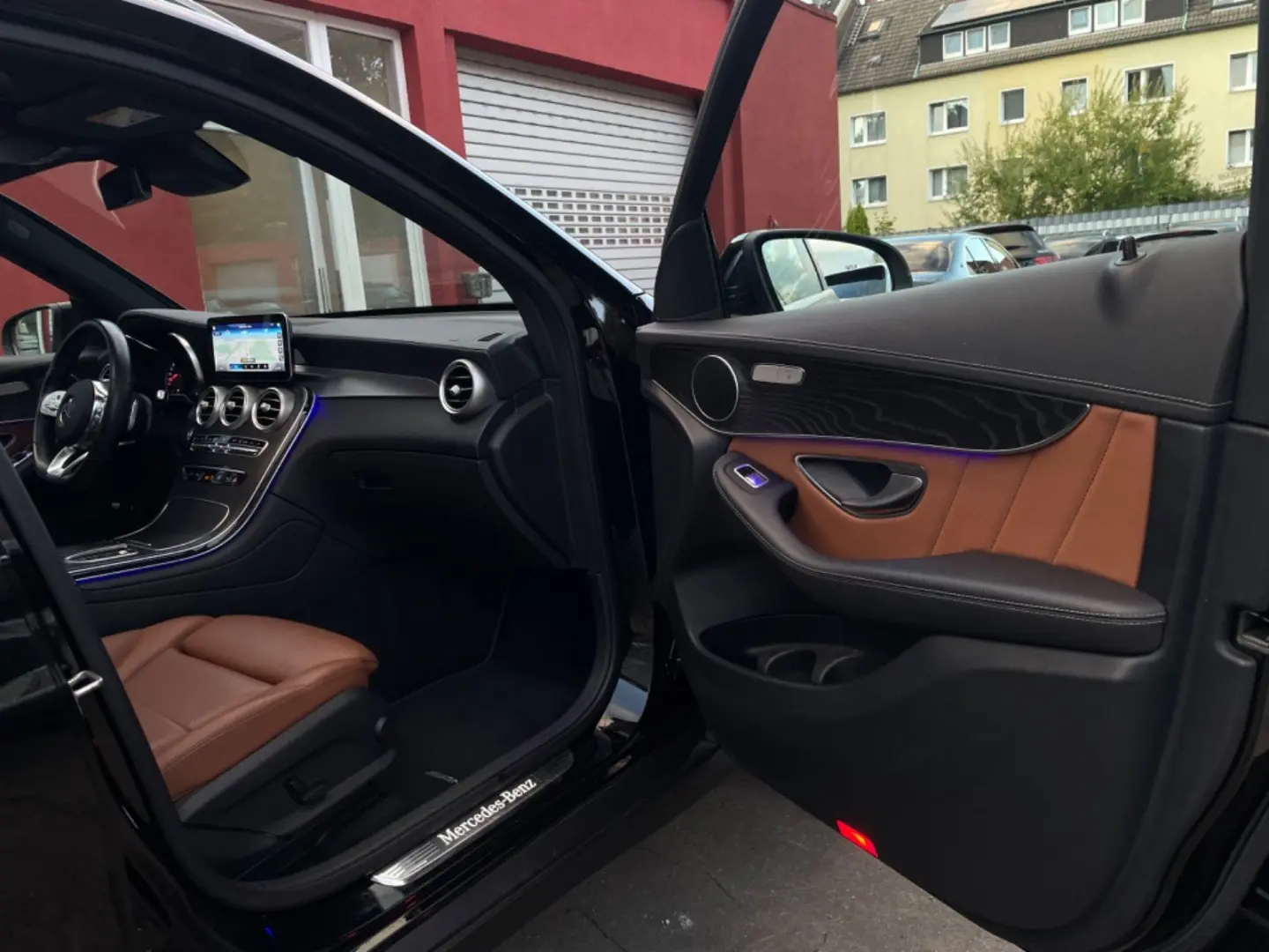 GLC 300 e 4Matic AMG-LINE*PANO*R-KAM*LEDER*20´Z