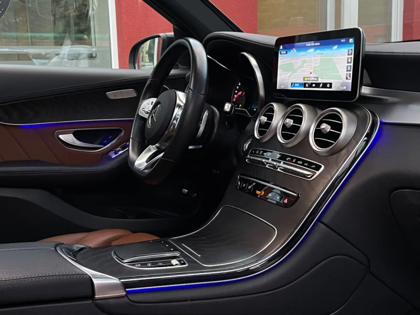 GLC 300 e 4Matic AMG-LINE*PANO*R-KAM*LEDER*20´Z