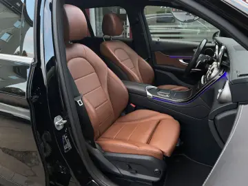 GLC 300 e 4Matic AMG-LINE*PANO*R-KAM*LEDER*20´Z