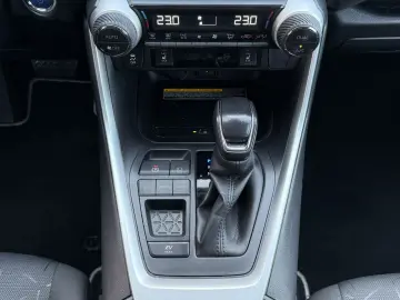 RAV 4 HYBRID TEAM DEUTSCHLAND/TECHNIK-PAKET/DAB