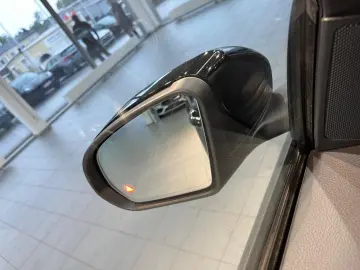 GLC 300 e 4matic AMG +MBUX+Wide+Navi+Burm+HUD+LM