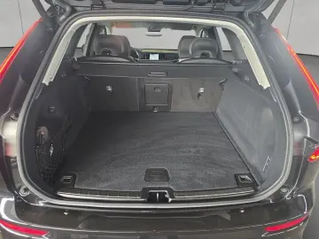 XC60 B5 B AWD Plus Dark