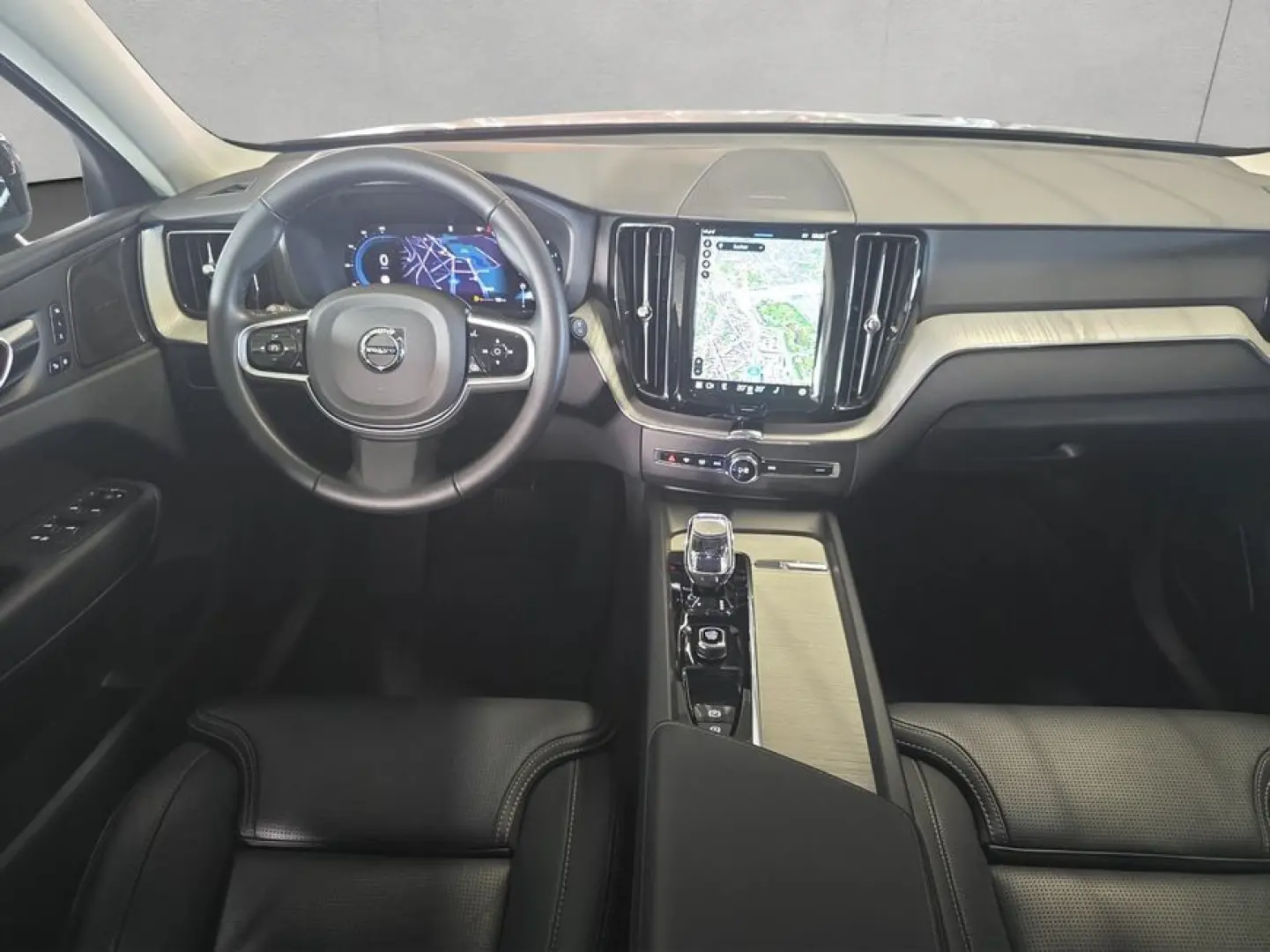 XC60 B5 B AWD Plus Dark