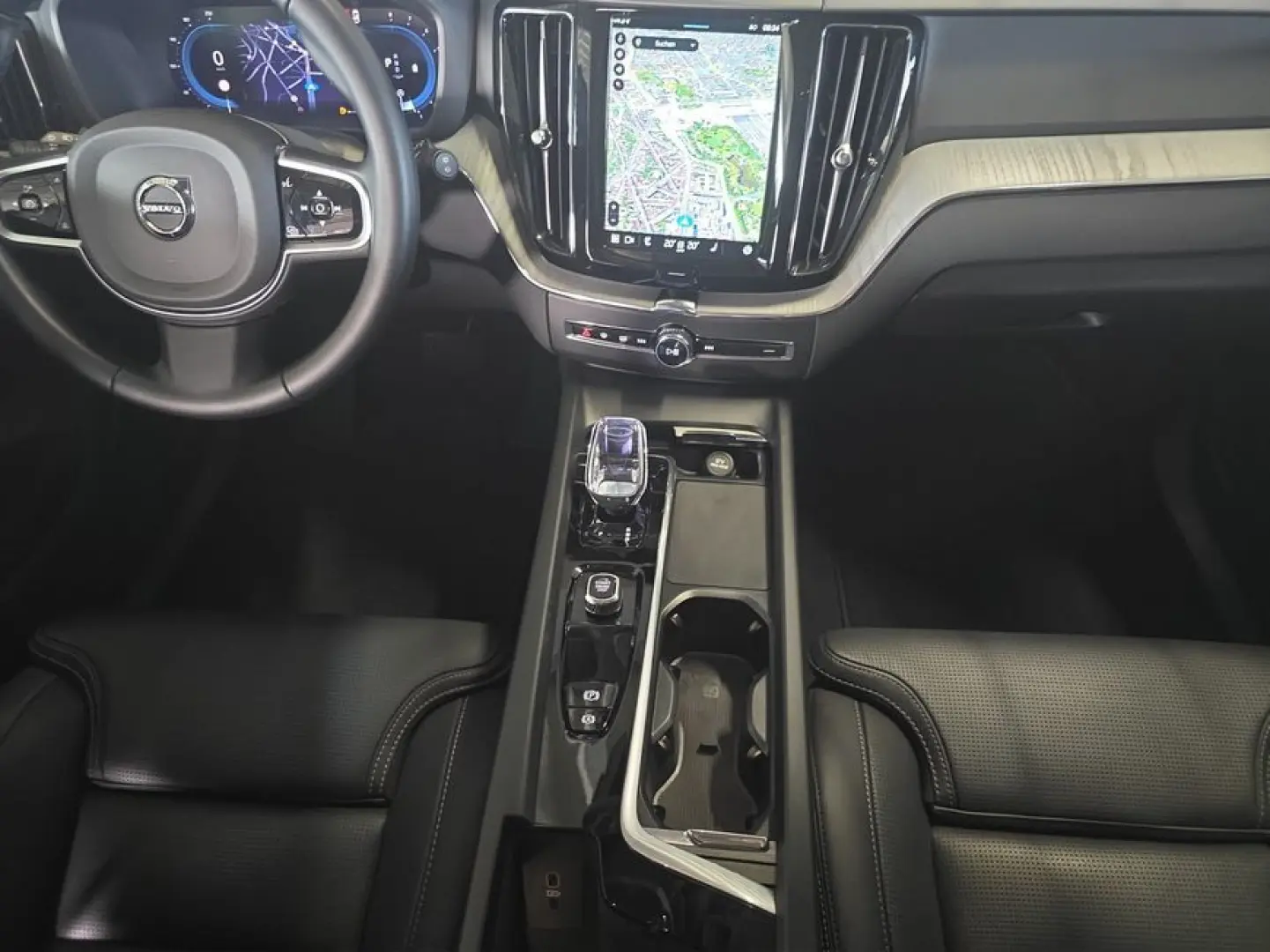 XC60 B5 B AWD Plus Dark