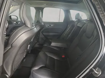 XC60 B5 B AWD Plus Dark