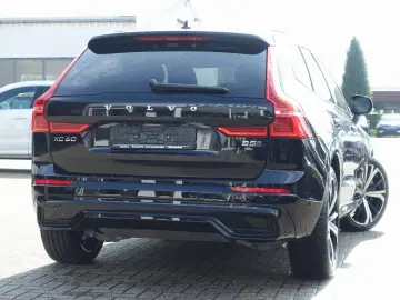 XC60 Ultra Dark B5 AWD/Four-C/360°Cam/Massage