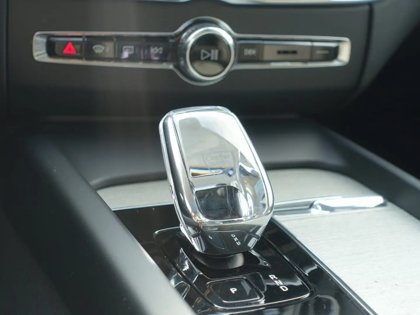 XC60 Ultra Dark B5 AWD/Four-C/360°Cam/Massage