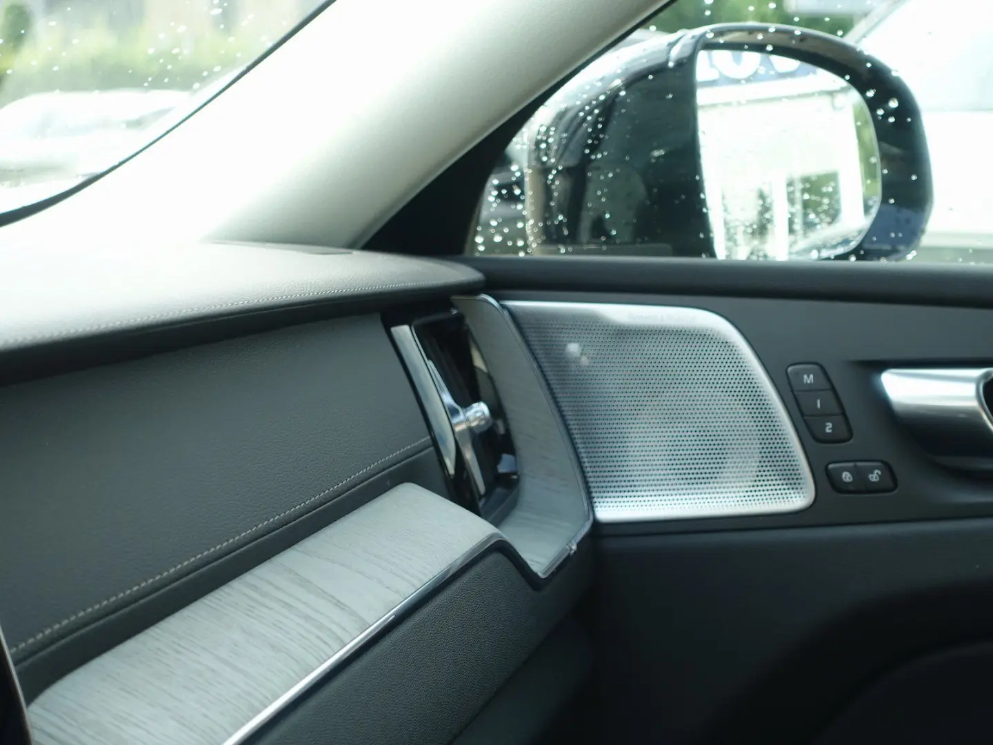 XC60 Ultra Dark B5 AWD/Four-C/360°Cam/Massage