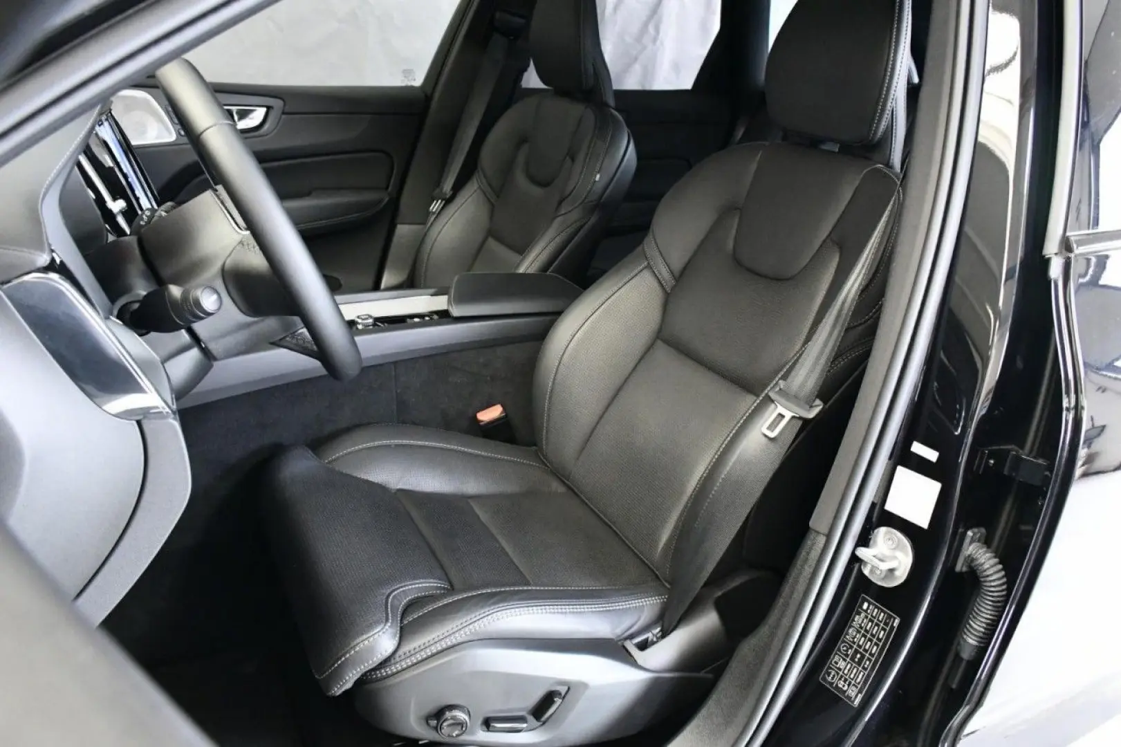 XC60 Ultim. Black AWD ACC*B&W*HuD*360*PAN*MASSAG