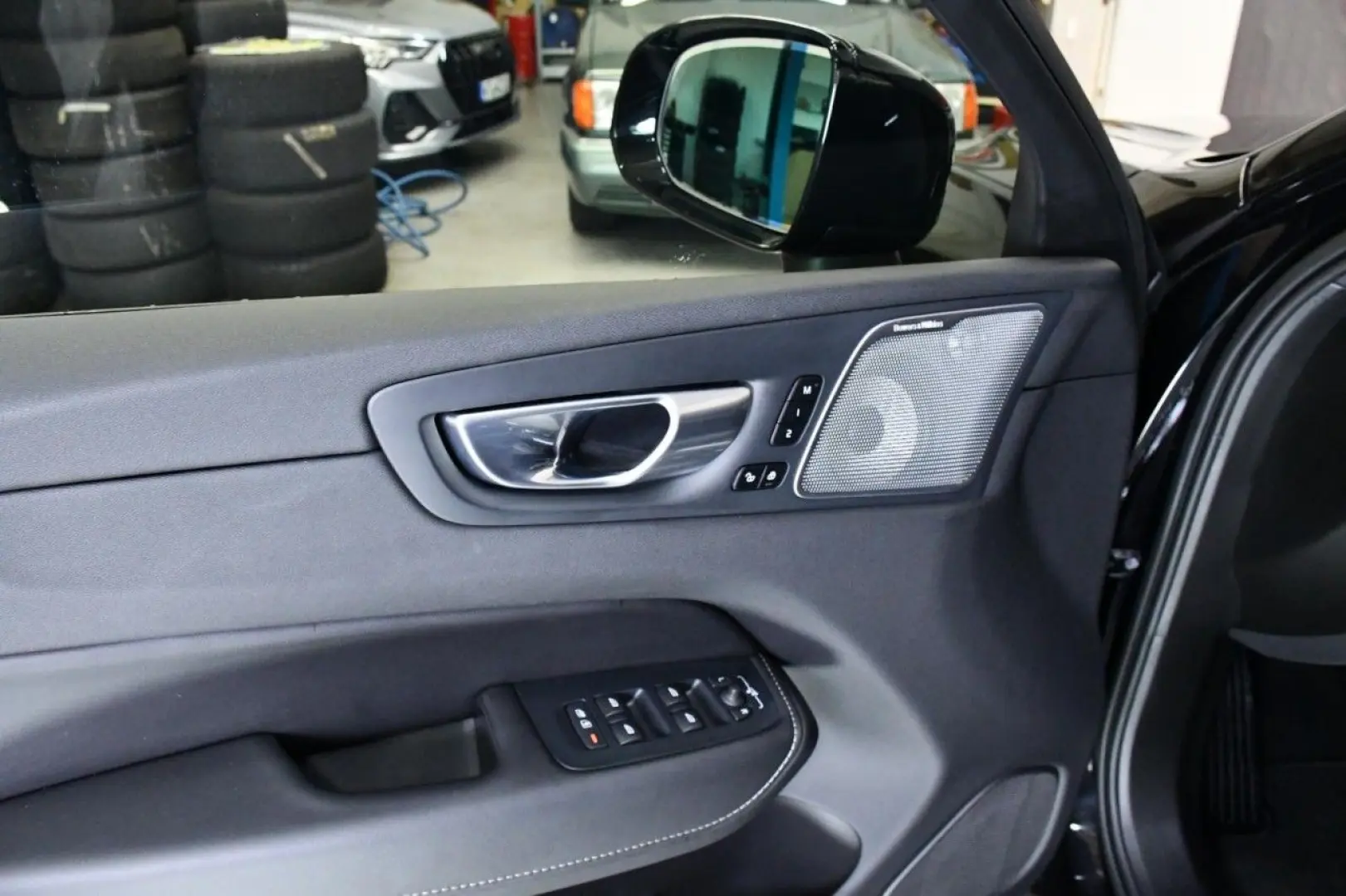 XC60 Ultim. Black AWD ACC*B&W*HuD*360*PAN*MASSAG
