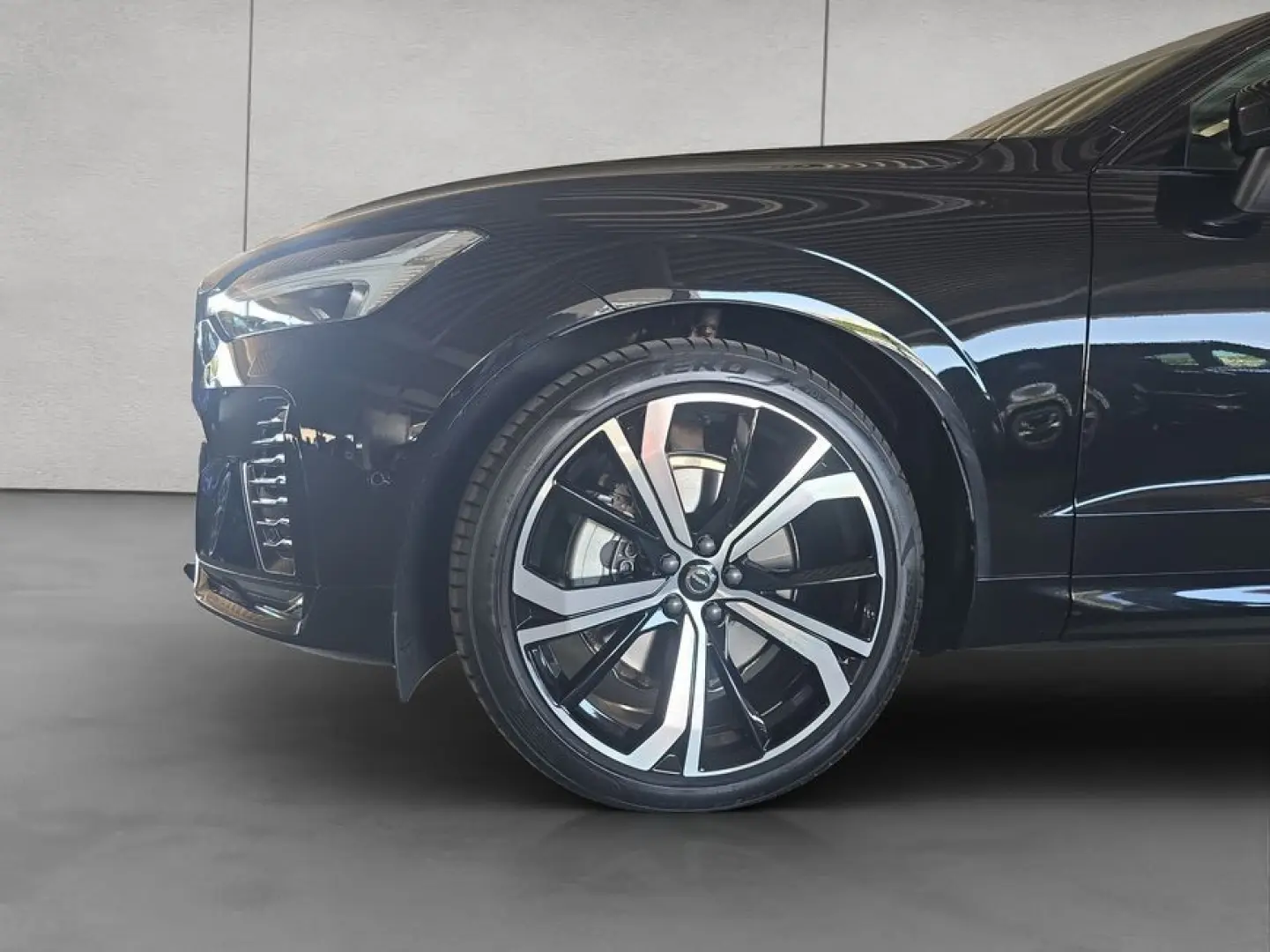 XC60 B5 B AWD Plus Dark
