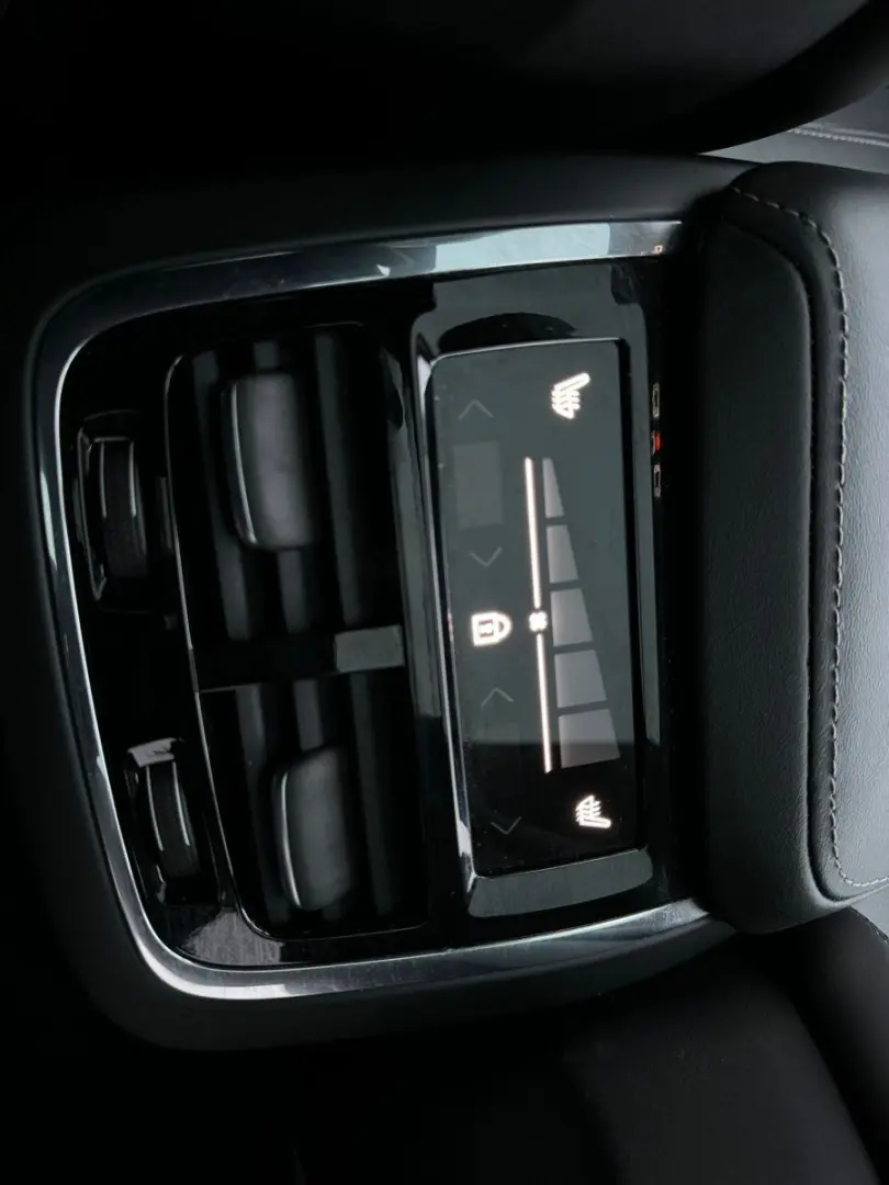 XC60 B5 AWD Ultra Dark Luftfahrwerk Bowers & Wil