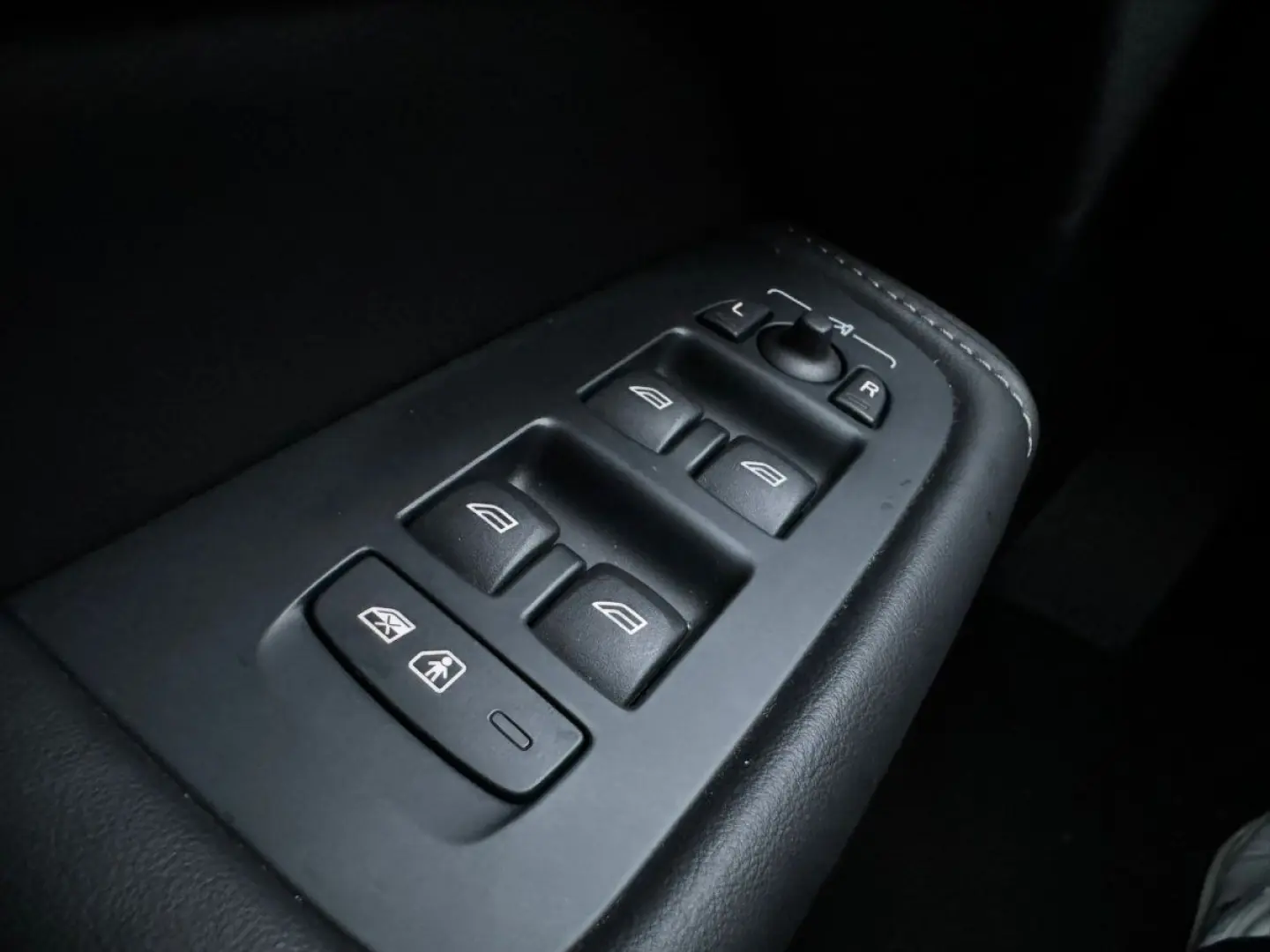 XC60 B5 AWD Ultra Dark Luftfahrwerk Bowers & Wil