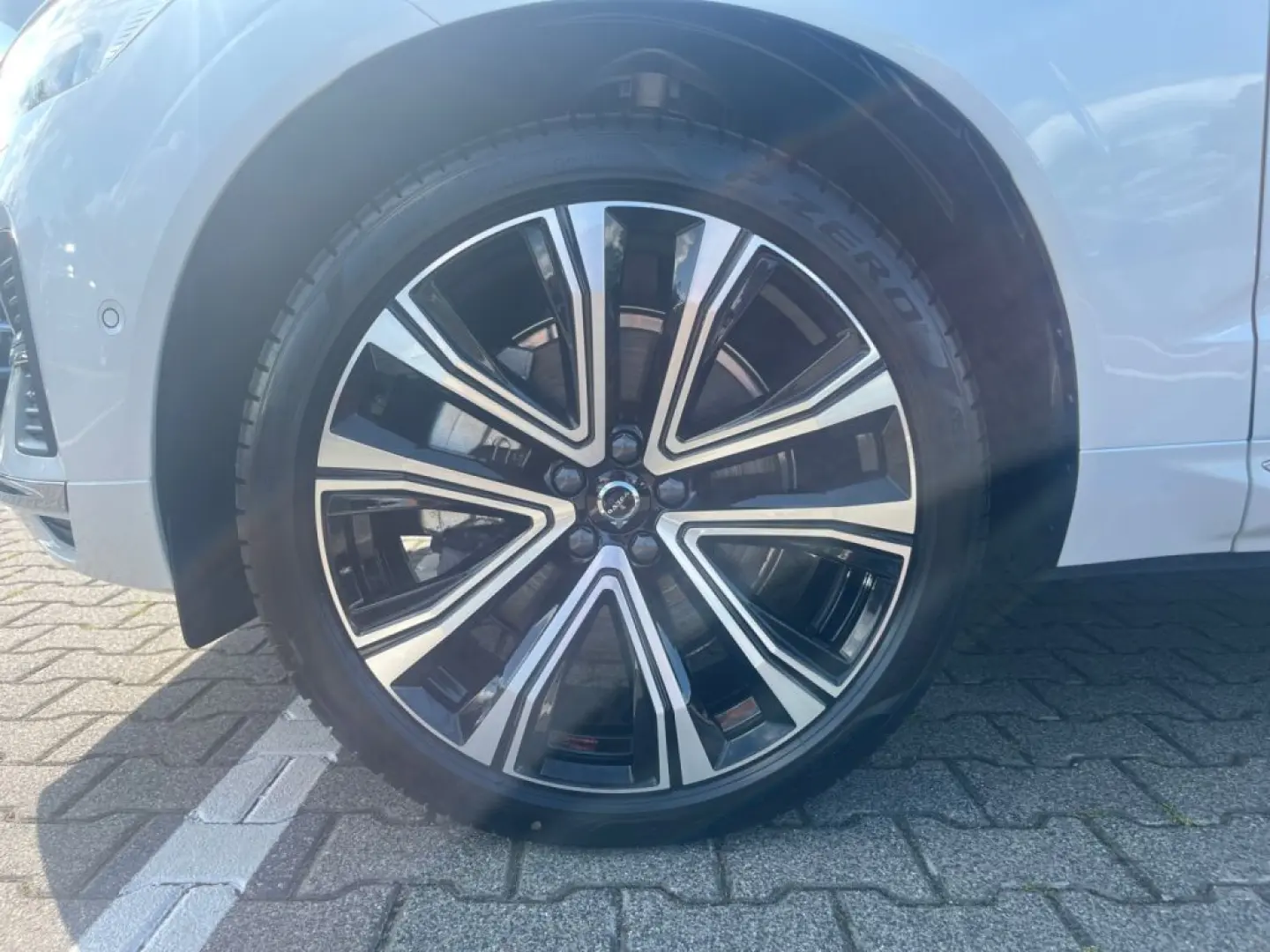 XC60 T8 AWD Sitzbelüftung+360'Kam+Memory+PA+PDC