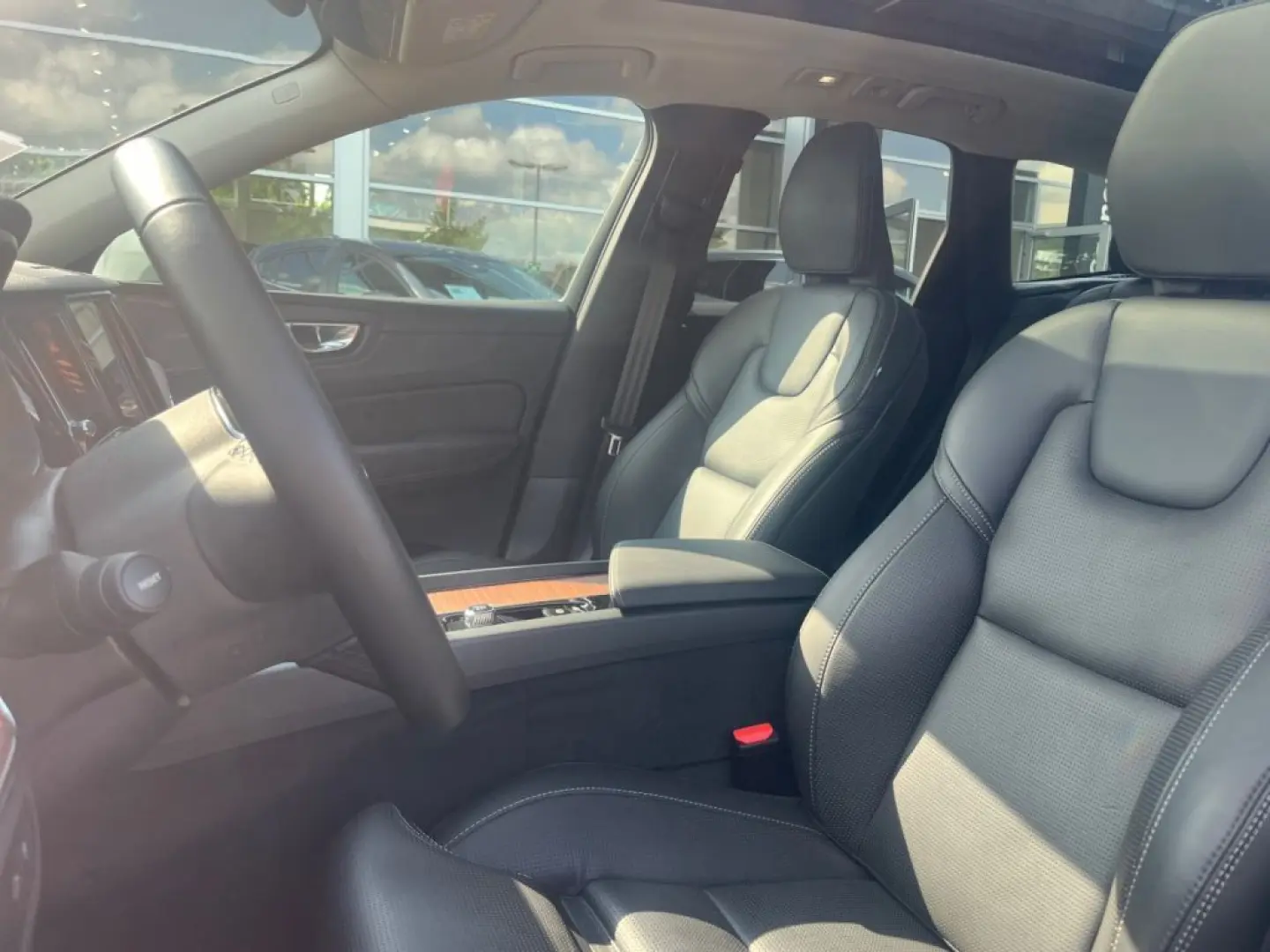 XC60 T8 AWD Sitzbelüftung+360'Kam+Memory+PA+PDC