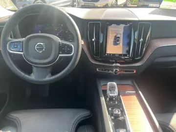 XC60 T8 AWD Sitzbelüftung+360'Kam+Memory+PA+PDC