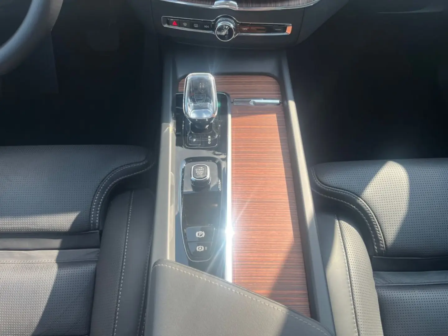 XC60 T8 AWD Sitzbelüftung+360'Kam+Memory+PA+PDC