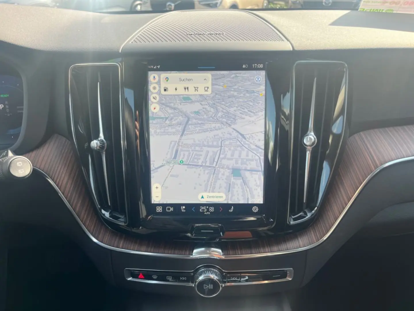 XC60 T8 AWD Sitzbelüftung+360'Kam+Memory+PA+PDC