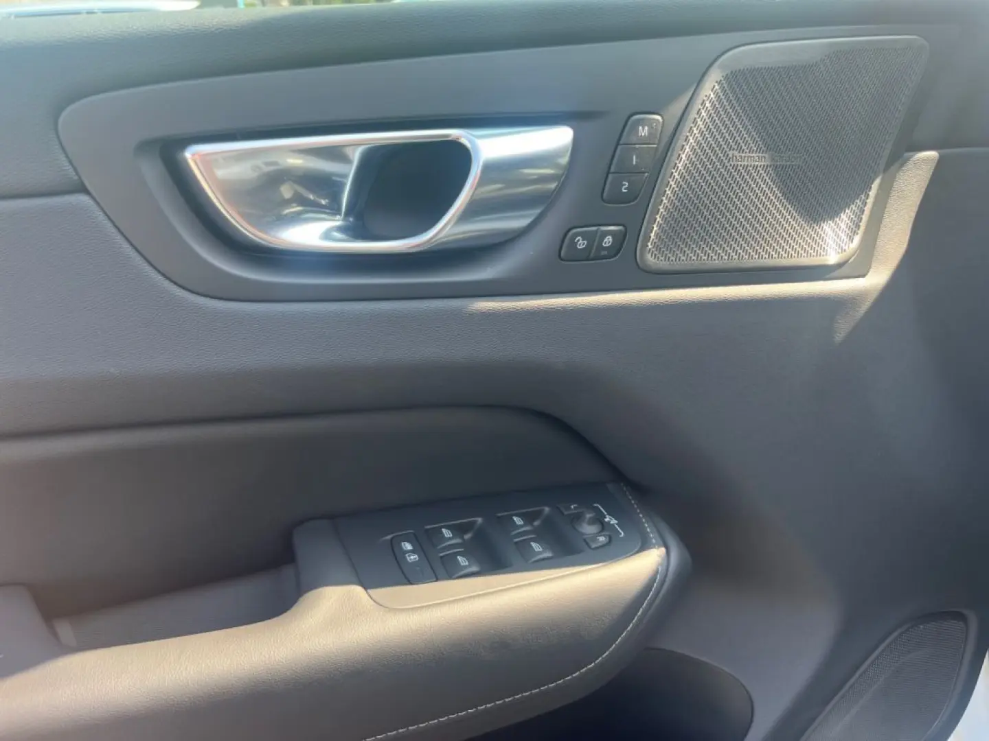 XC60 T8 AWD Sitzbelüftung+360'Kam+Memory+PA+PDC