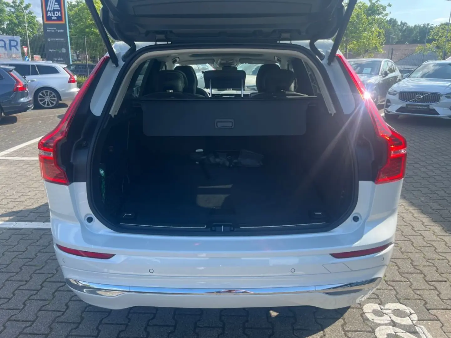 XC60 T8 AWD Sitzbelüftung+360'Kam+Memory+PA+PDC