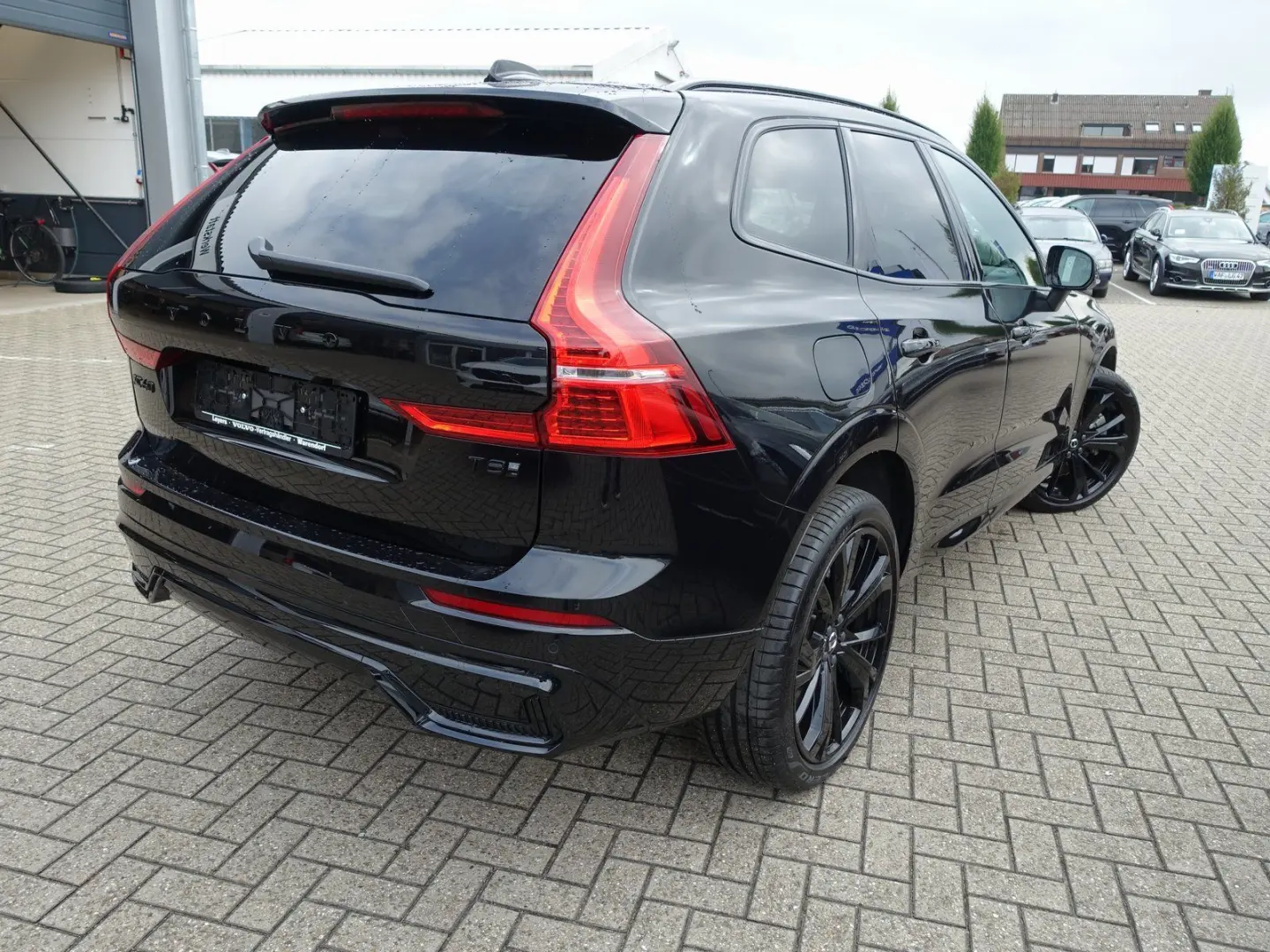 XC60 Black Edition Ultra T8 AWD/Massage/Pano/CAM