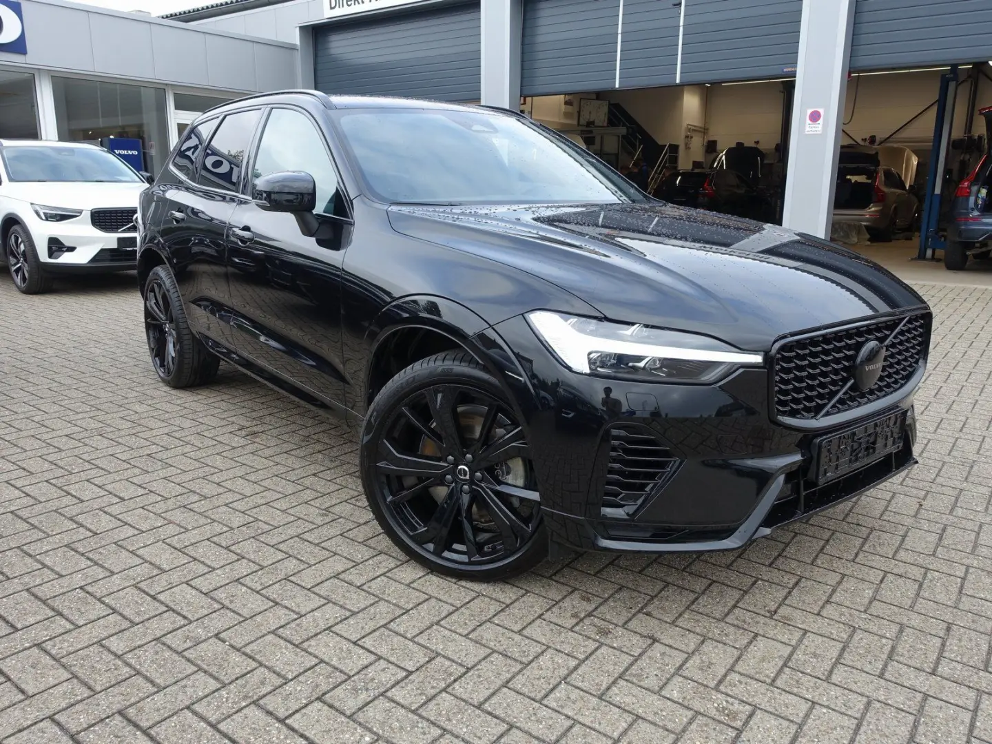 XC60 Black Edition Ultra T8 AWD/Massage/Pano/CAM