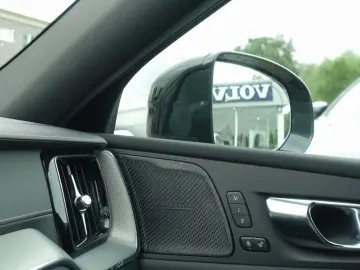 XC60 Black Edition Ultra T8 AWD/Massage/Pano/CAM