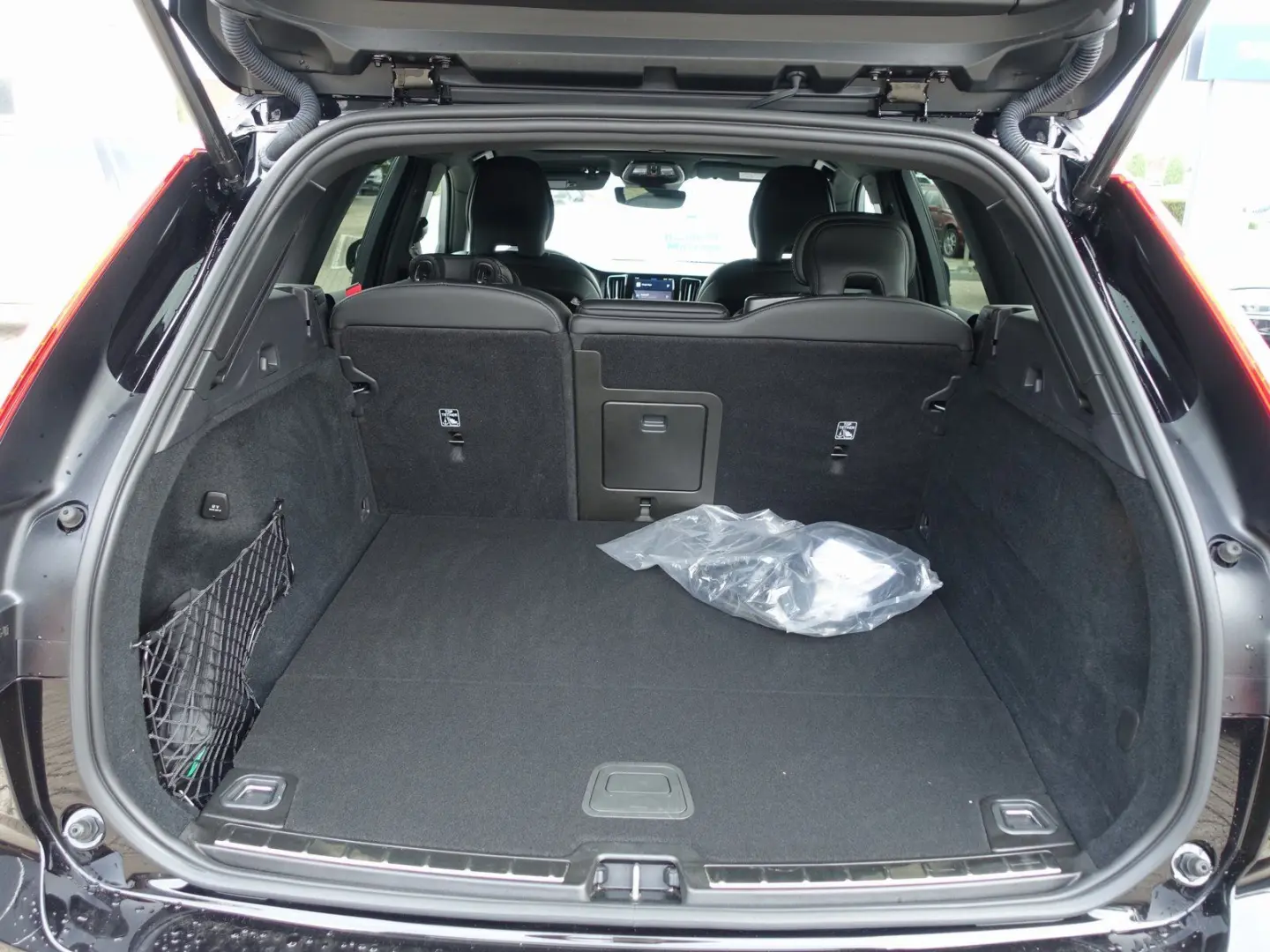XC60 Black Edition Ultra T8 AWD/Massage/Pano/CAM