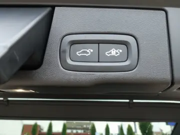 XC60 Black Edition Ultra T8 AWD/Massage/Pano/CAM