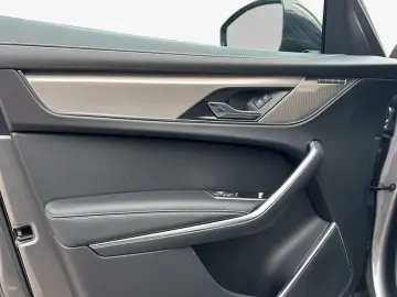F-Pace D200 AWD R-Dynamic SE