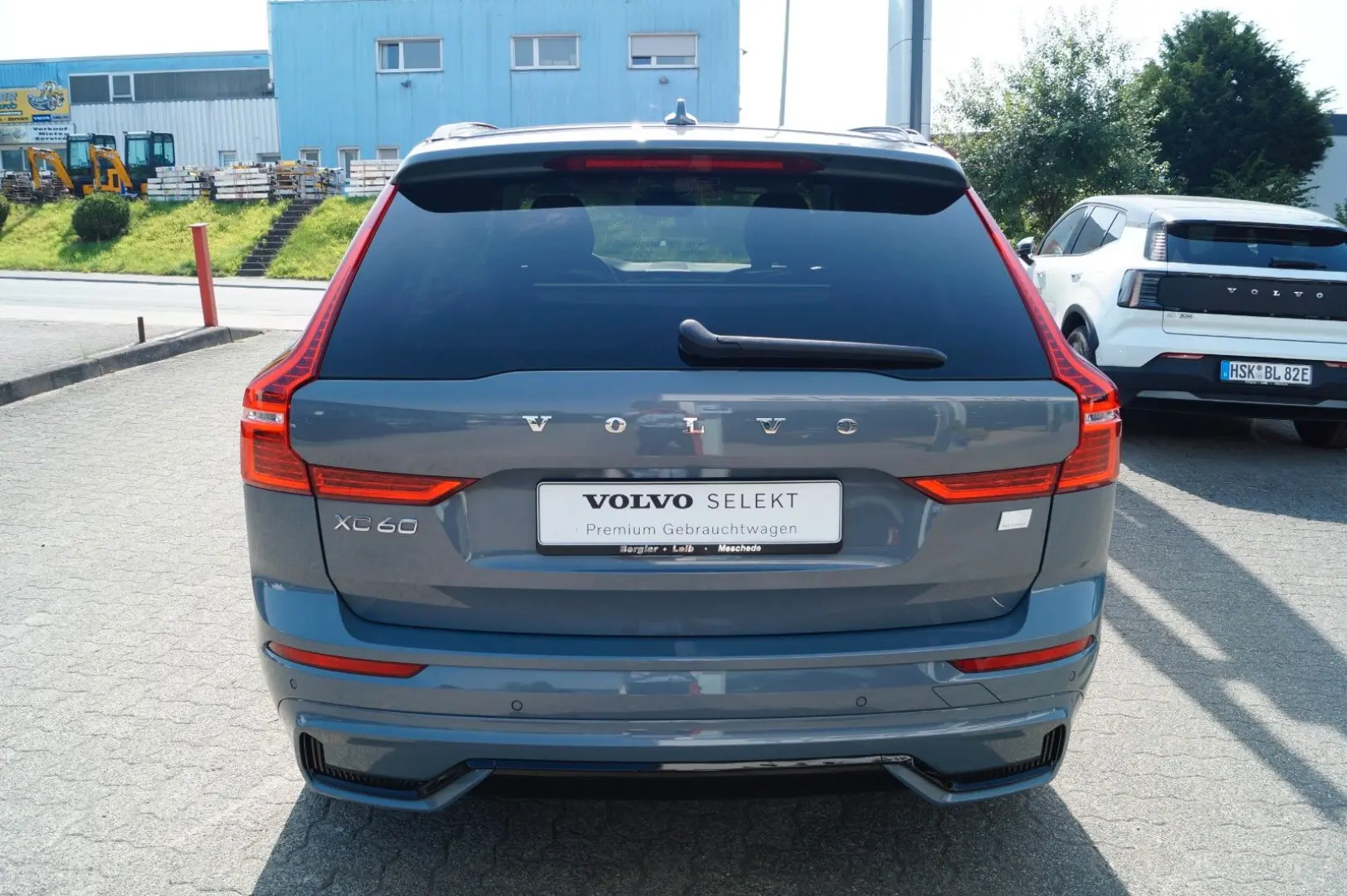 XC60 T8 AWD PlugIn Hybrid Plus Dark Aut/360°/20