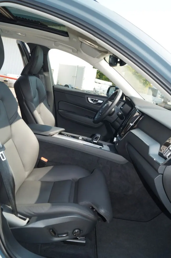 XC60 T8 AWD PlugIn Hybrid Plus Dark Aut/360°/20