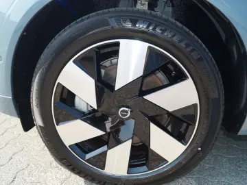 XC60 T8 AWD PlugIn Hybrid Plus Dark Aut/360°/20
