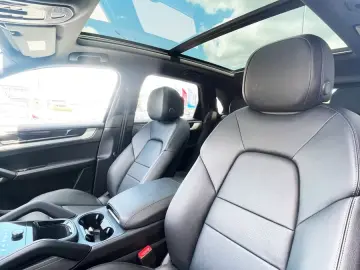 Porsche Cayenne /Panorama/Cameră
