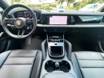 Porsche Cayenne /Panorama/Cameră