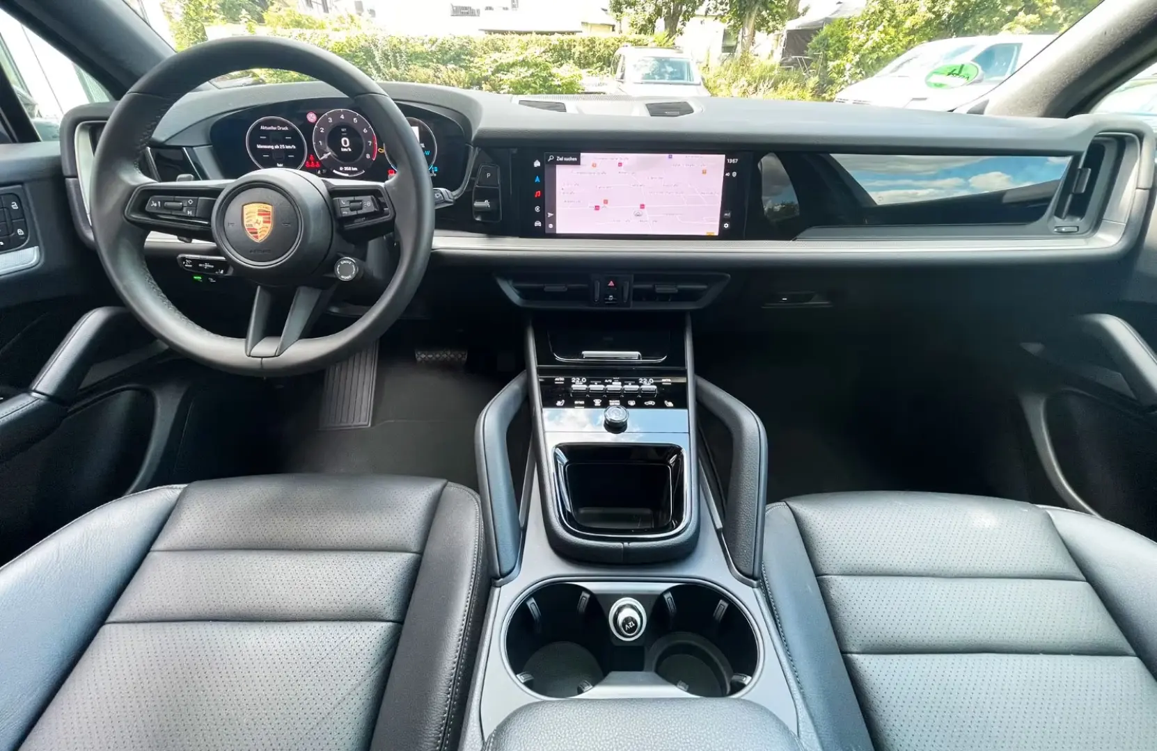 Porsche Cayenne /Panorama/Cameră