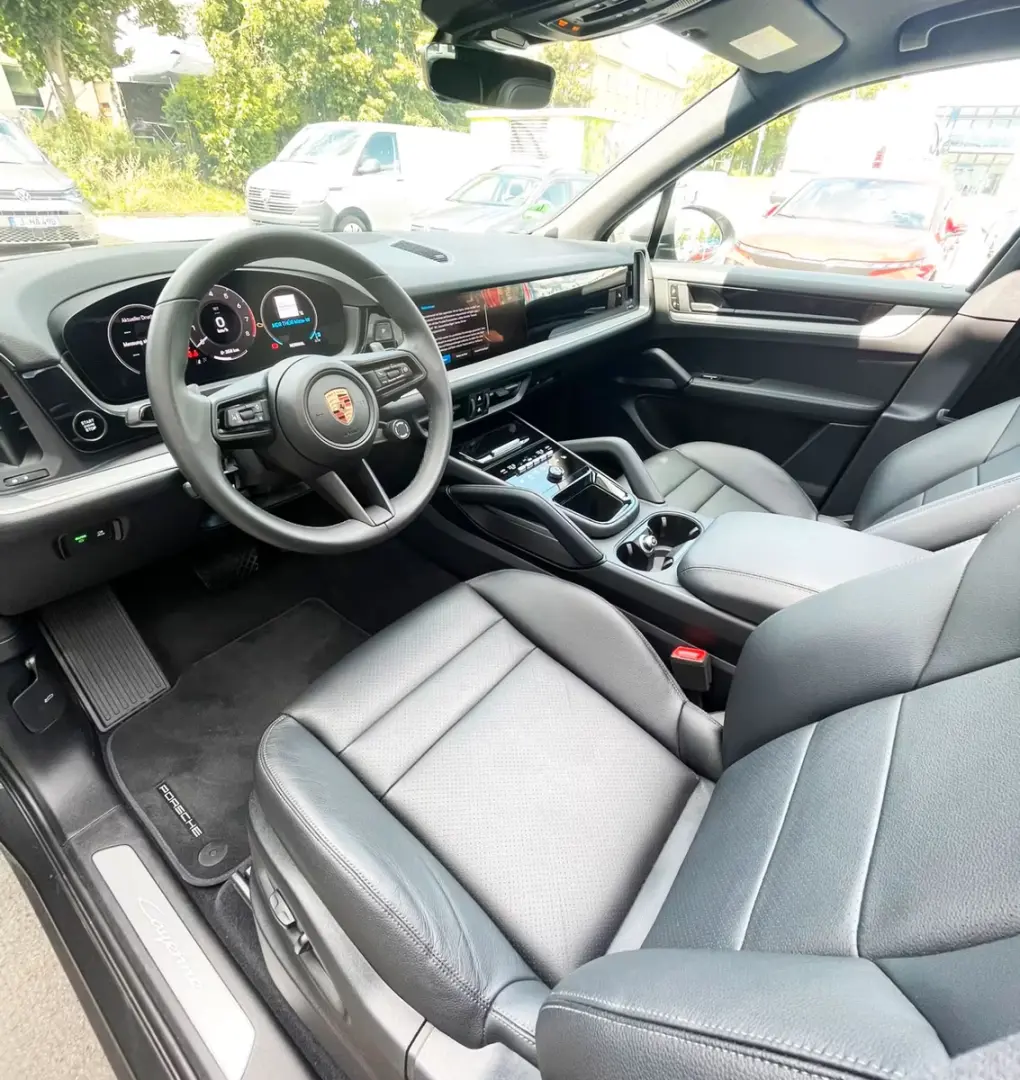 Porsche Cayenne /Panorama/Cameră