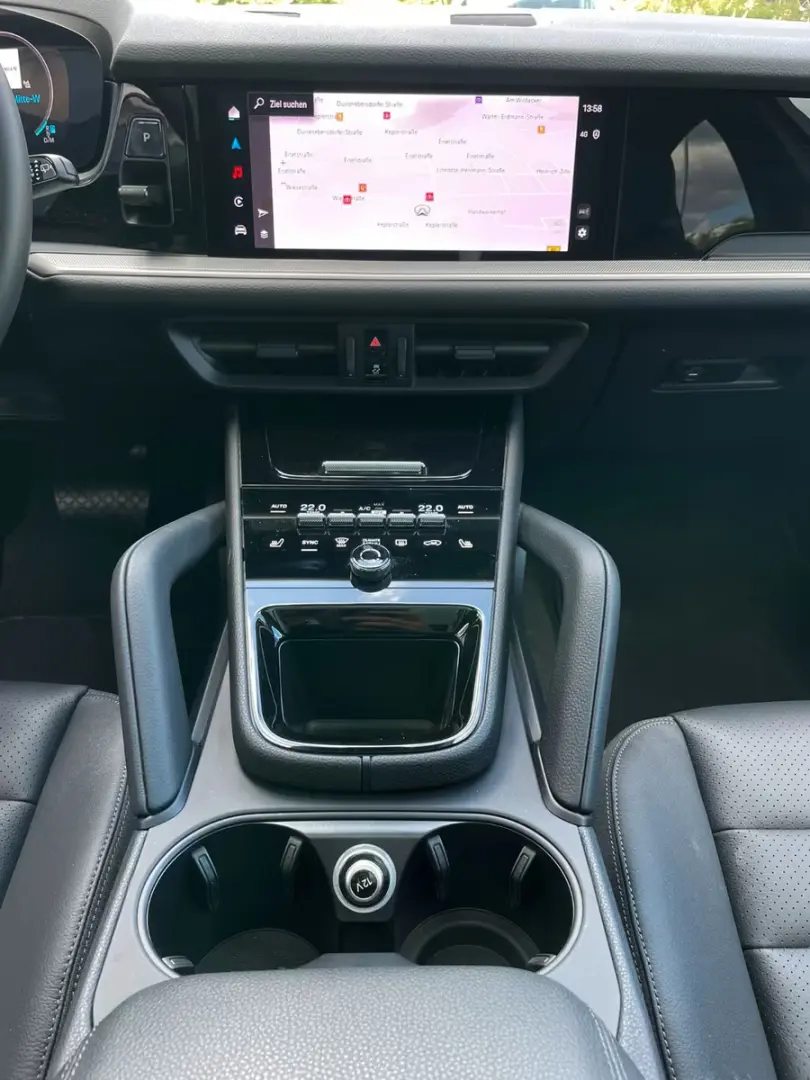 Porsche Cayenne /Panorama/Cameră