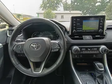 RAV4 2.5 Hybrid 4x4 Team Deutschland