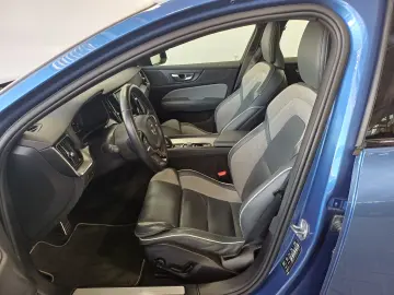 Volvo S60 Momentum Pro 2.0 B4 MHEV 197CP Automat