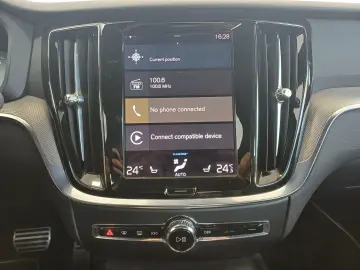 Volvo S60 Momentum Pro 2.0 B4 MHEV 197CP Automat