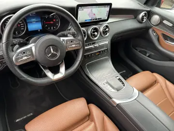 GLC 300d 4M AMG-Line NAV+LED+AHK+KAMERA+PANO+DAB