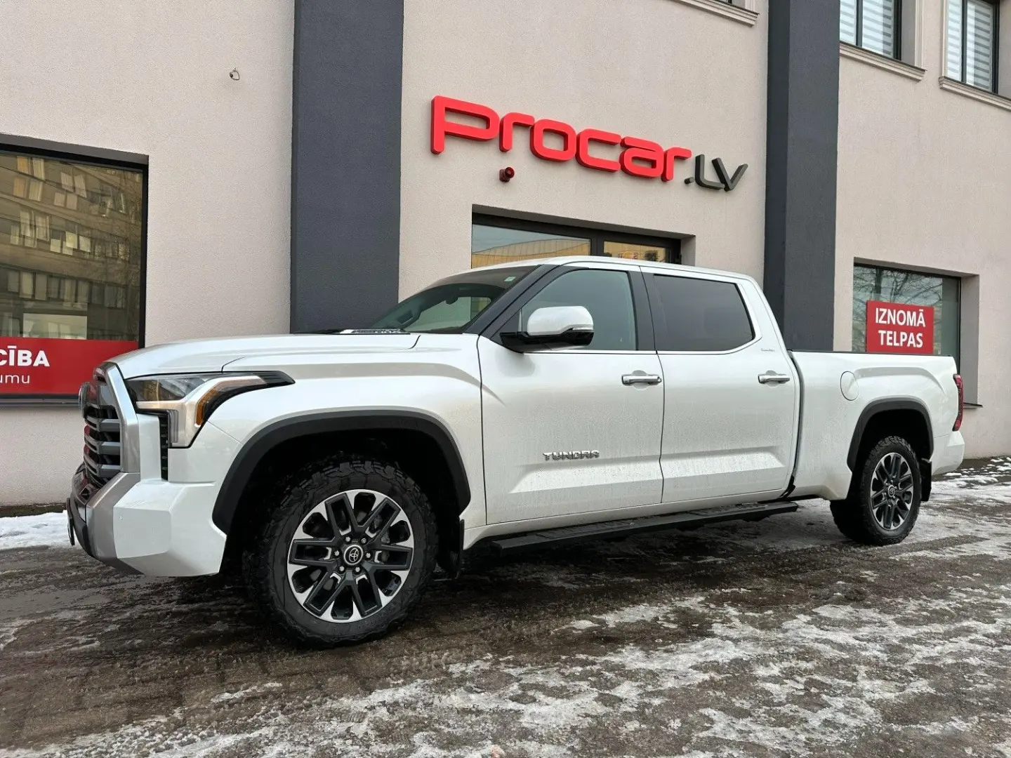 Tundra Crew Max Limited Hybrid Extra Lange