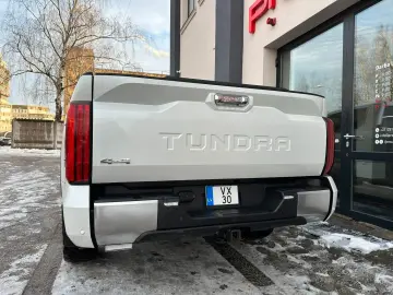 Tundra Crew Max Limited Hybrid Extra Lange