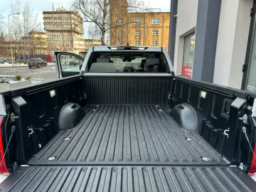 Tundra Crew Max Limited Hybrid Extra Lange