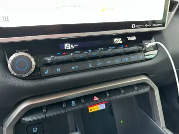 Tundra Crew Max Limited Hybrid Extra Lange