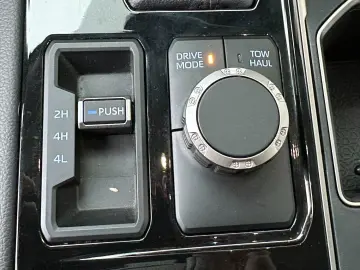 Tundra Crew Max Limited Hybrid Extra Lange