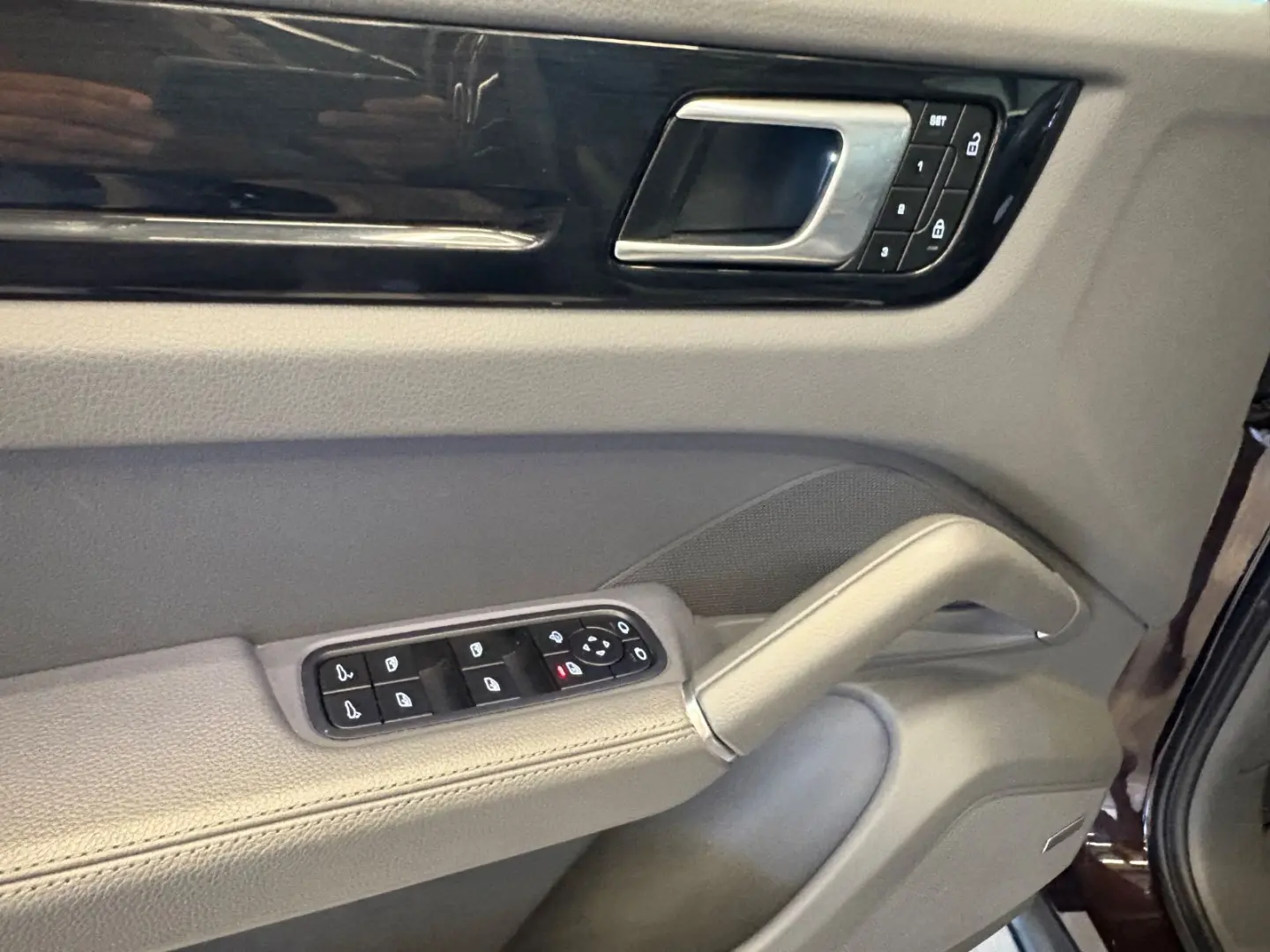 Cayenne Coupe Platinum Edition Luft