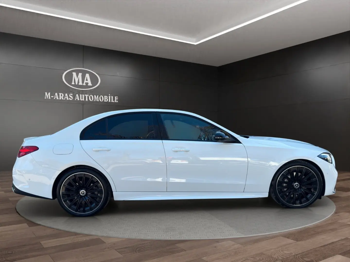 C 300 d 4Matic AMG Pano Burmester Night-Paket