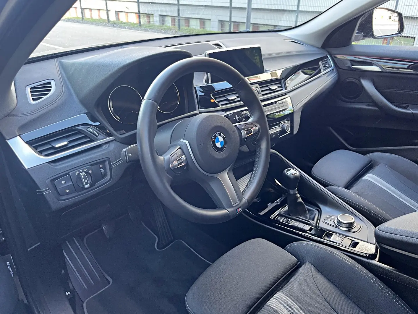 X2 sDrive 18 i* M Lenk*LED*Sportsitze*19